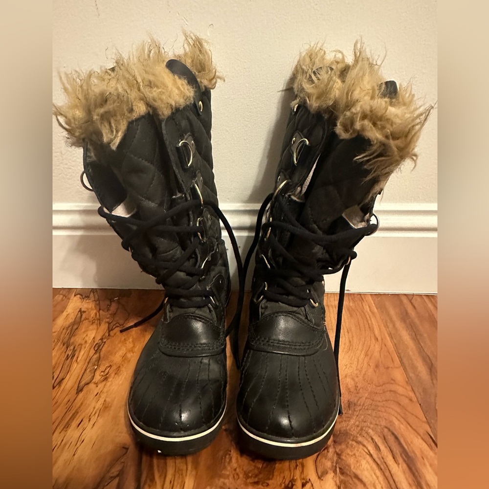 Sorel winter boot - Picture 2 of 4
